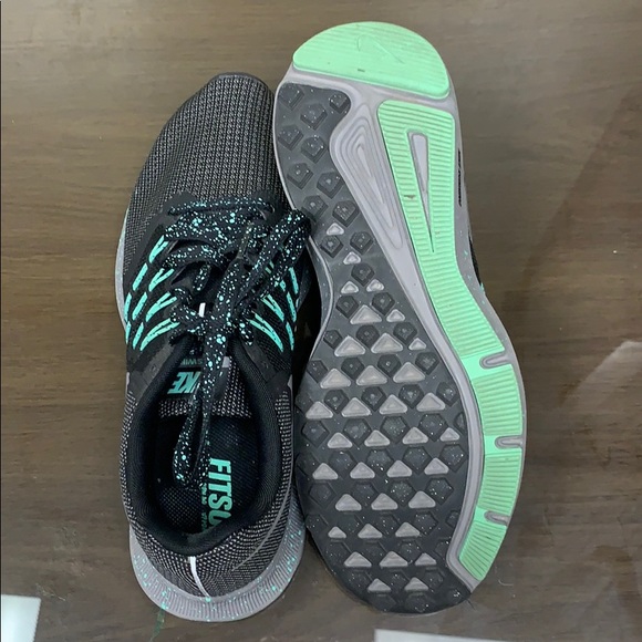 Nike gray/black Fitsole, size 7. Hardly worn 🖤 - Picture 5 of 5